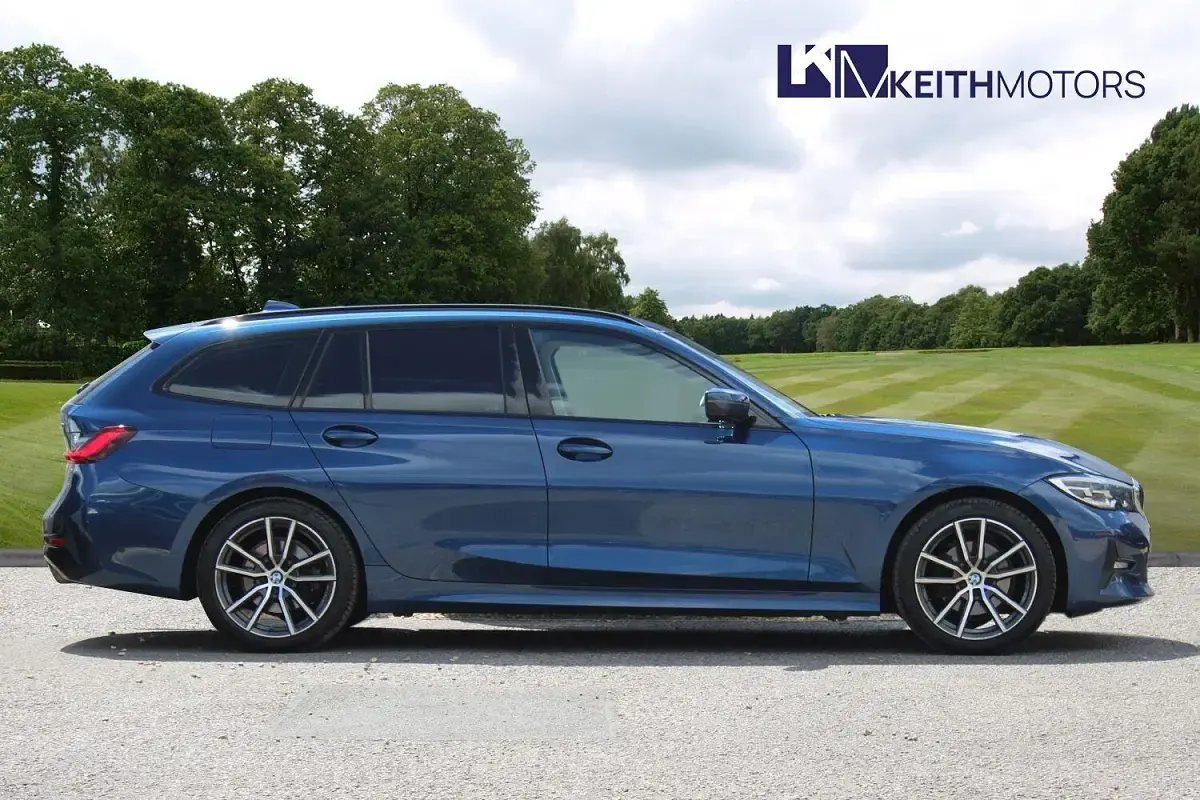 Used BMW 320 Sport Line 184 HP (135 kW) 2021 Blue Estate