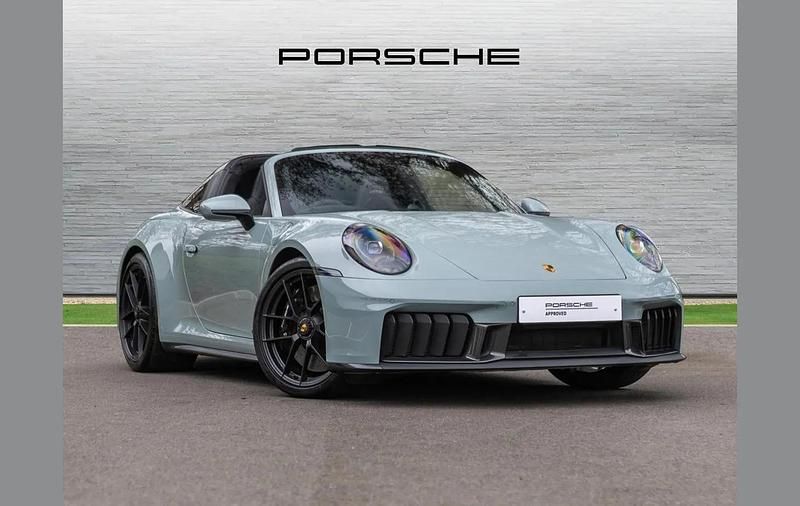 Used Porsche 911 534 HP (392 kW) 2025 Green Cabriolet