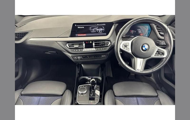 Used BMW 118 M Sport 136 HP (100 kW) 2023 White Hatchback