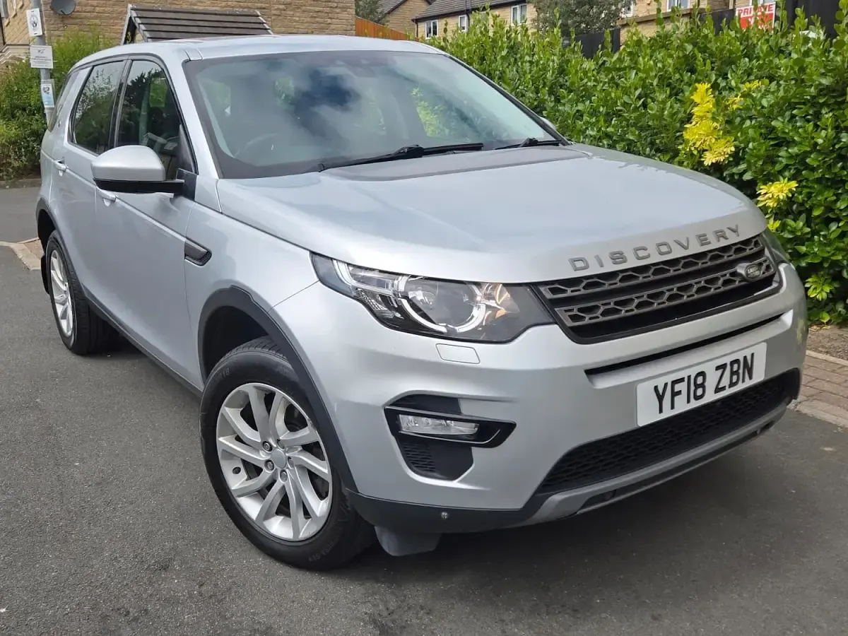 Used Land Rover Discovery 5 SE 2018 Silver SUV