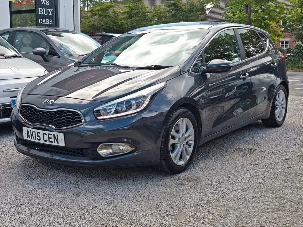 Used Kia Ceed 135 HP (99 kW) 2015 Silver Hatchback
