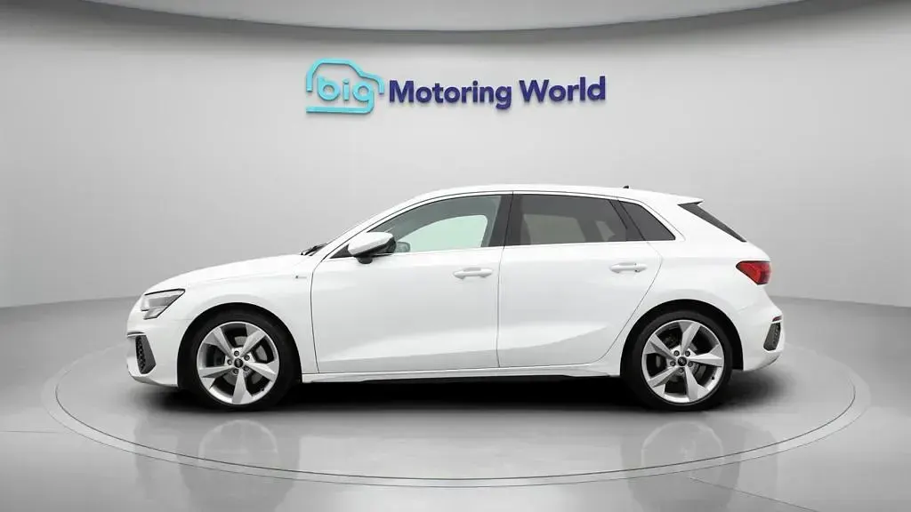 Used Audi A3 Sportback S-Line 110 HP (80 kW) 2021 White Hatchback