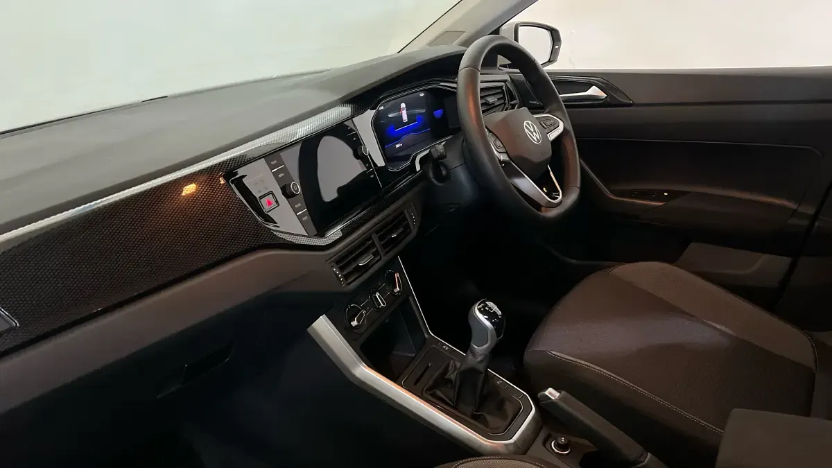 Begagnad VW Polo Life 95 HK (69 kW) 2023 Grå Halvkombi