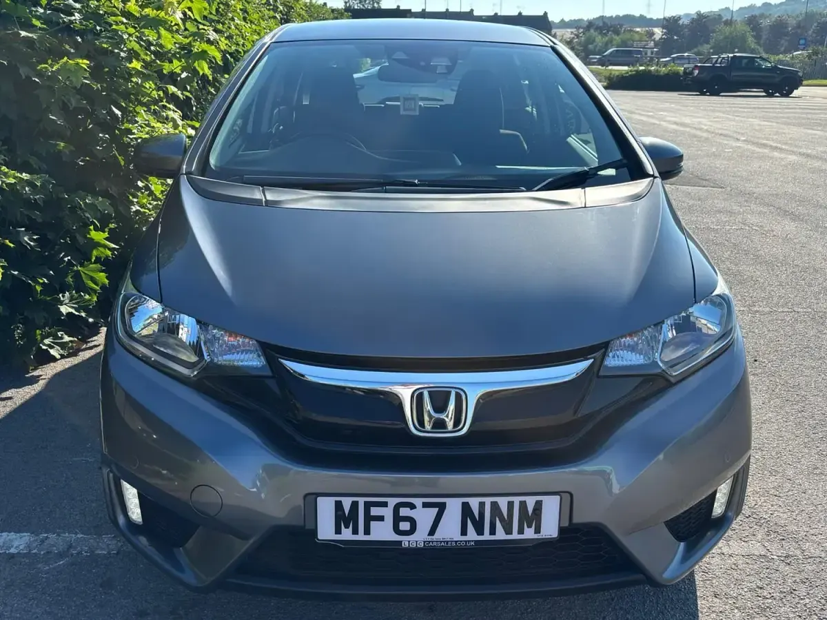 Used Honda Jazz SE 102 HP (75 kW) 2017 Grey Hatchback