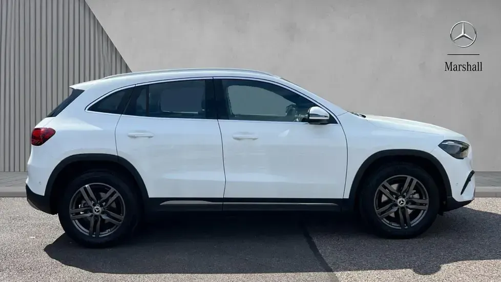 Used Mercedes GLA180 Sport Edition 136 HP (100 kW) 2025 Polar white SUV