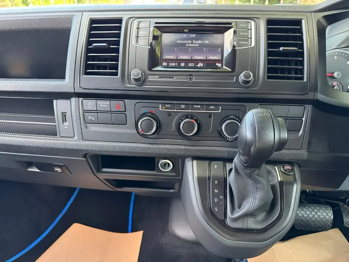 Used VW Shuttle SE 2018 Blue MPV