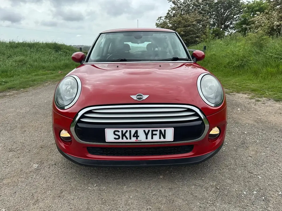 Used Mini Cooper Hatch 136 HP (100 kW) 2014 Red Hatchback