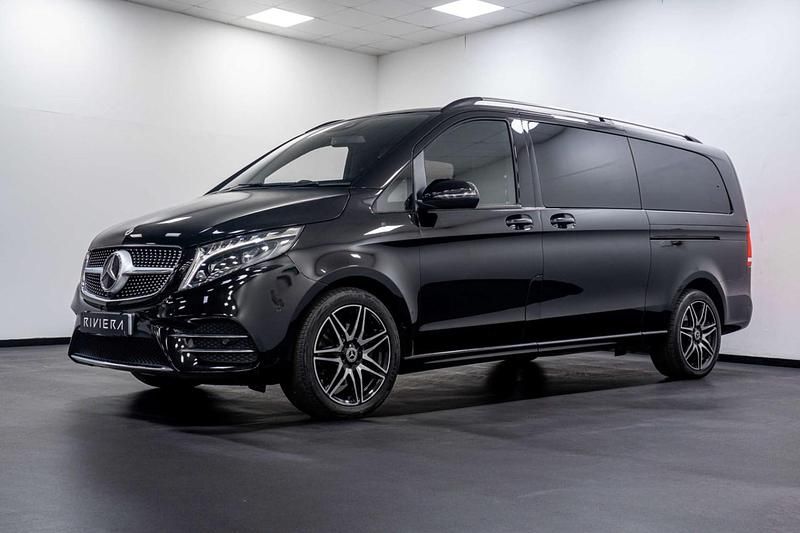 Usado Mercedes V300 AMG line 2023 Preto Monovolume