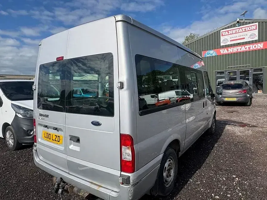 Gebraucht Ford Transit 115 PS (84 kW) 2010 Silber Van / Kleinbus