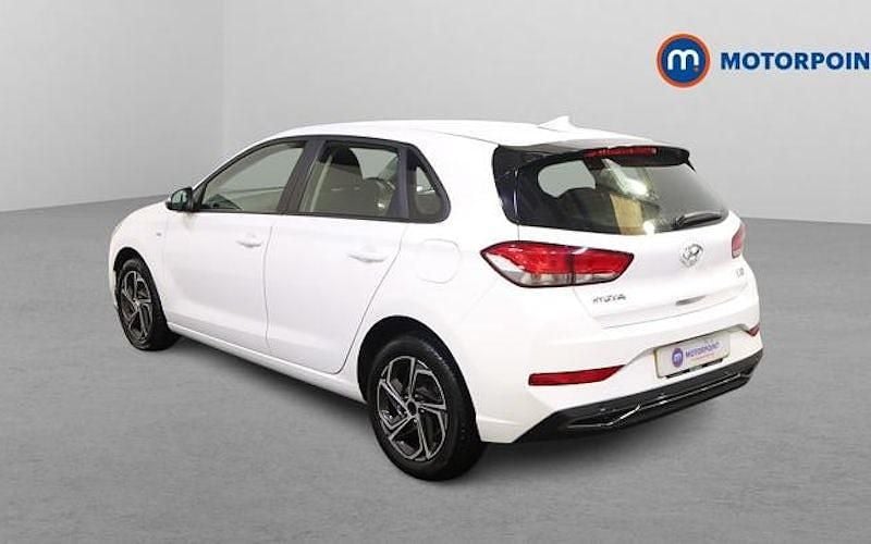 Used Hyundai i30 SE 136 HP (100 kW) 2021 White Hatchback