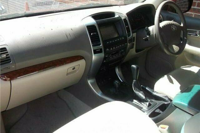Usado Toyota Land Cruiser 173 HP (127 kW) 2007 SUV