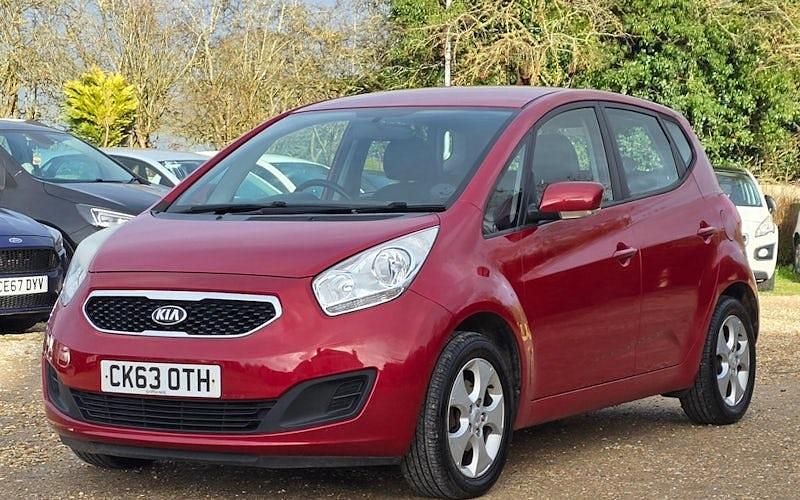 Used Kia Venga 125 HP (91 kW) 2013 Red Hatchback