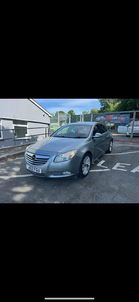 Used Vauxhall Insignia SRi 160 HP (117 kW) 2012 Silver Hatchback