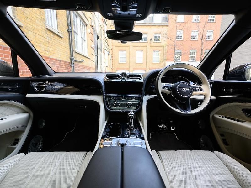 Used Bentley Bentayga 542 HP (398 kW) 2024 Black SUV