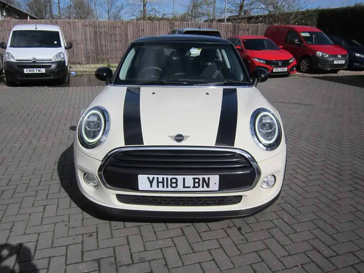 Used Mini Cooper Hatch 2018 White Hatchback