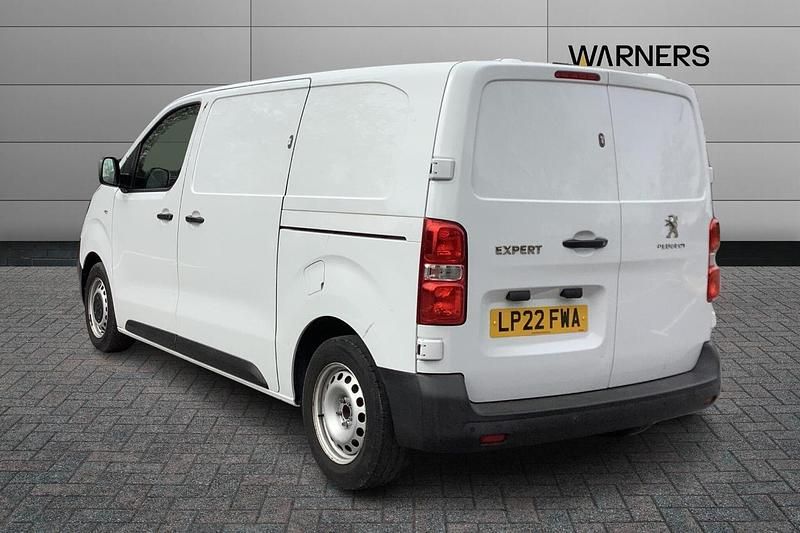 Used Peugeot Expert Premium 102 HP (75 kW) 2022 White Van