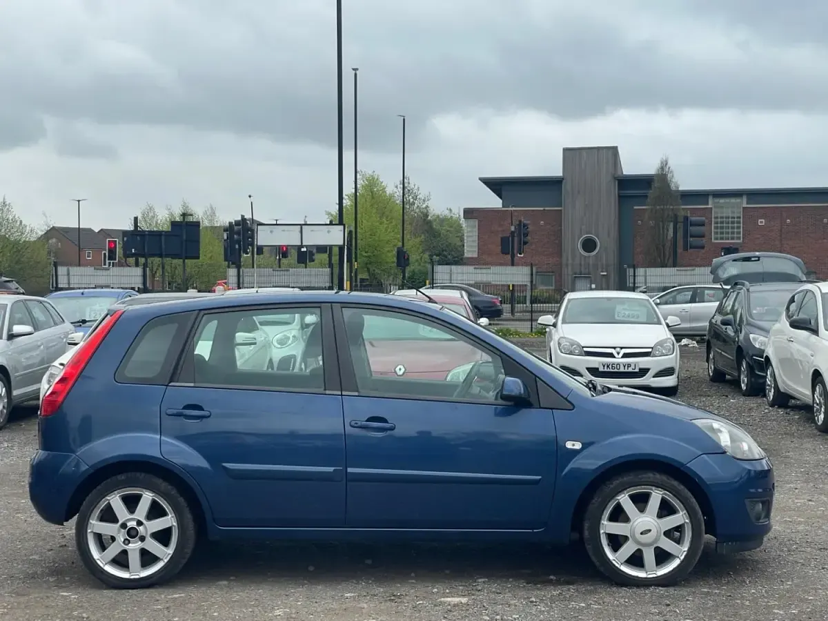 Usado Ford Fiesta Zetec 2008 Azul Citadino