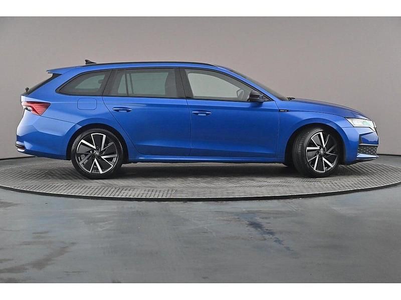 Used Skoda Octavia SportLine 110 HP (80 kW) 2025 Race blue metallic Estate