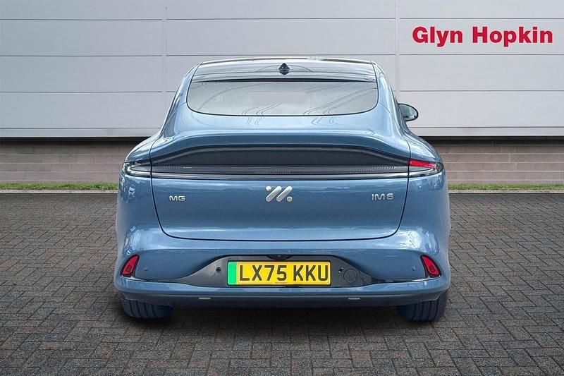New MG IM6 553 kW (752 HP) 2025 Blue SUV