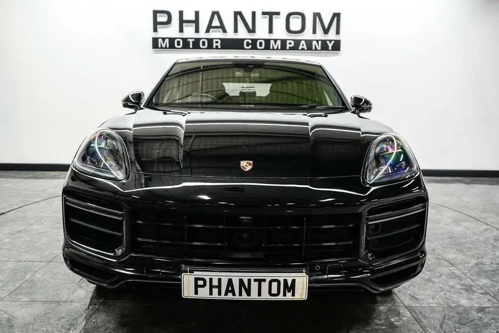Used Porsche Cayenne Turbo 550 HP (404 kW) 2019 Black SUV