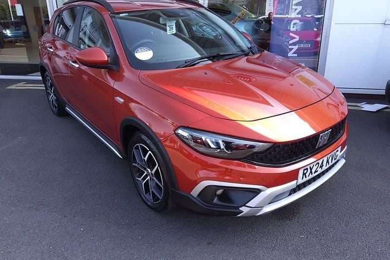 Used Fiat Tipo Cross 130 HP (95 kW) 2024