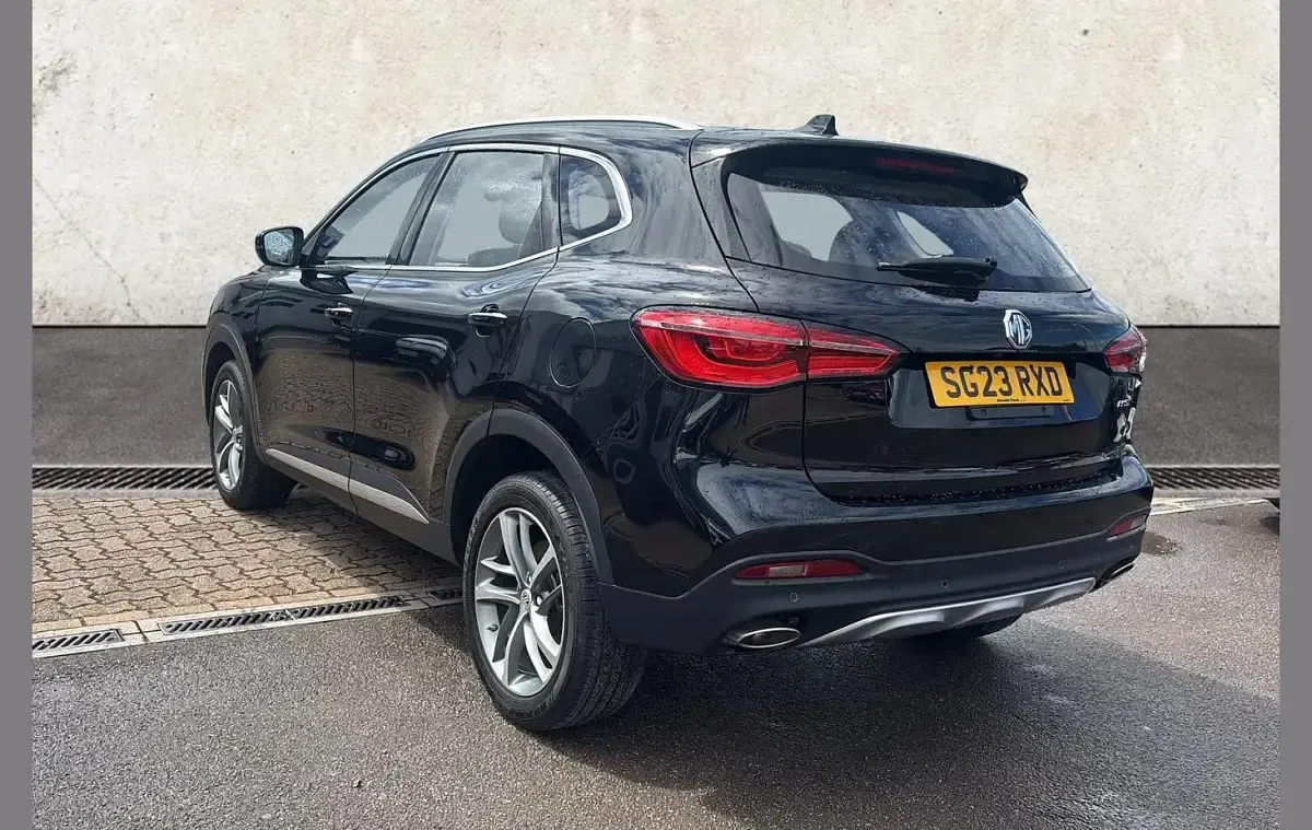 Used MG HS Excite 162 HP (119 kW) 2023 Black SUV