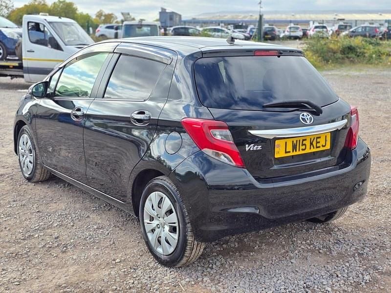 Used Toyota Yaris Multidrive S 99 HP (72 kW) 2015 Black Hatchback
