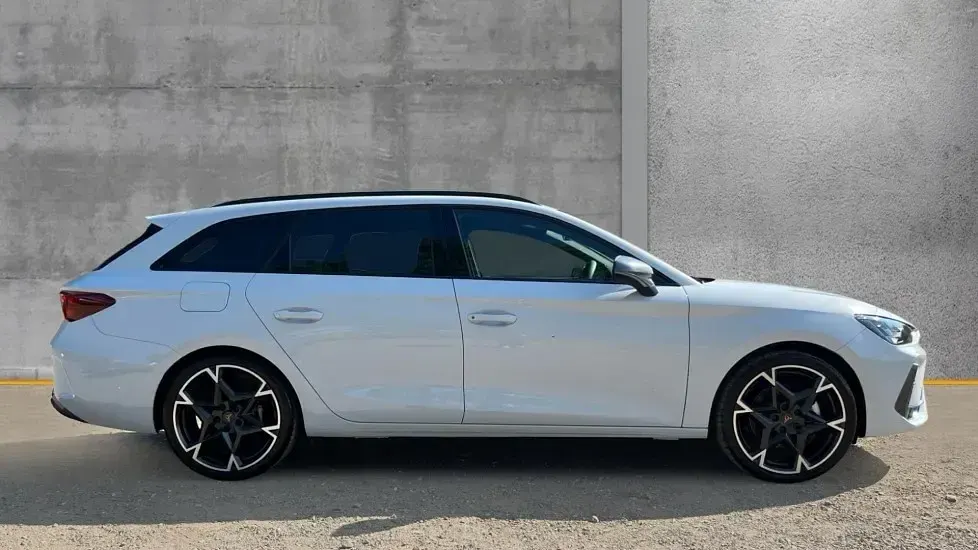 New Cupra Leon 150 HP (110 kW) 2026 Glacial white