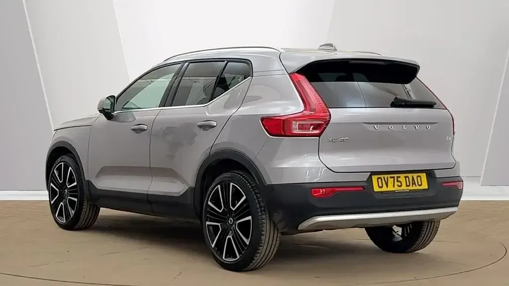 Used Volvo XC40 Ultra 194 HP (142 kW) 2025 Silver SUV