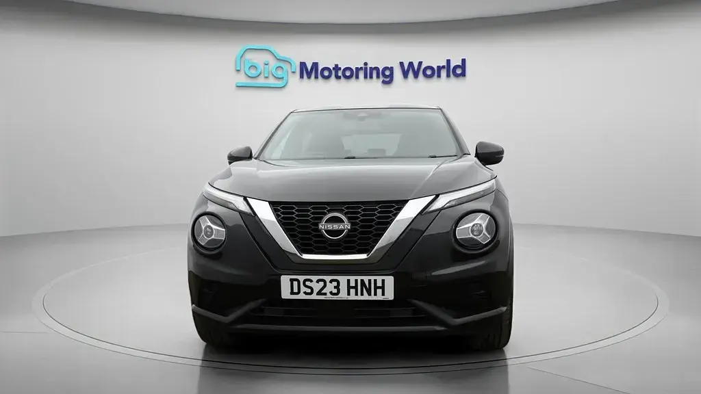 Usado Nissan Juke N-Connecta 114 HP (83 kW) 2023 Preto SUV