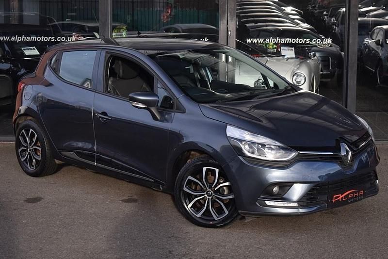 Grey Used 2019 Renault Clio IV Play Hatchback | £7,990 (Fair price) - Image 1/3