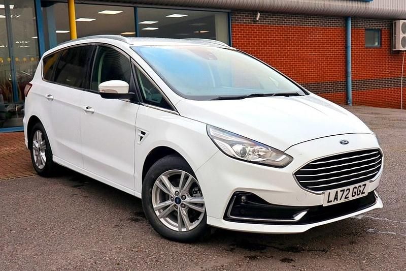 Used Ford S-MAX Titanium 190 HP (139 kW) 2022 White MPV