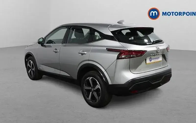 Used Nissan Qashqai Acenta Premium 190 HP (139 kW) 2023 Silver SUV