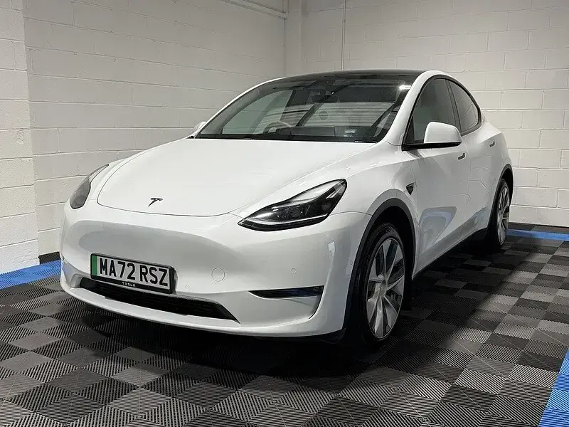 Used Tesla Model Y Long Range AWD 378 kW (514 HP) 2022 White SUV