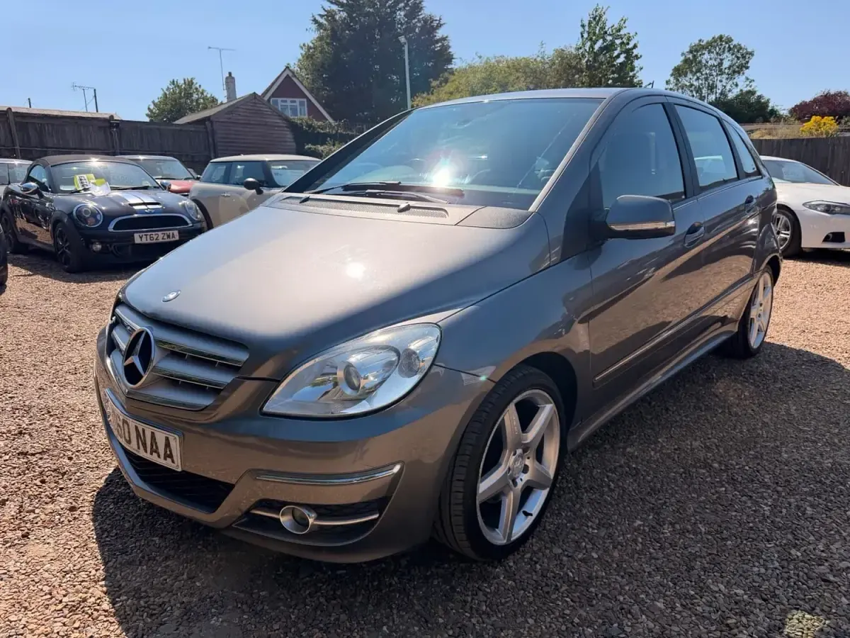 Used Mercedes B180 2010 Grey MPV