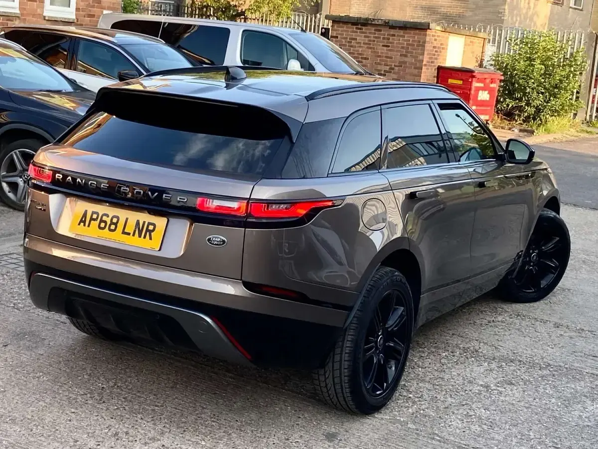 Used Land Rover Range Rover Velar R-Dynamic 180 HP (132 kW) 2019 Brown SUV