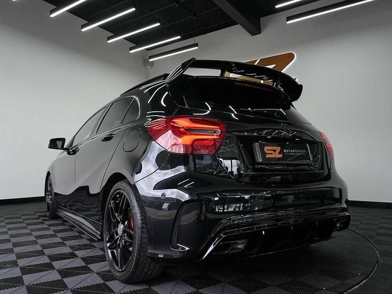 Used Mercedes A180 AMG Line Premium Plus 122 HP (89 kW) 2015 Black Hatchback