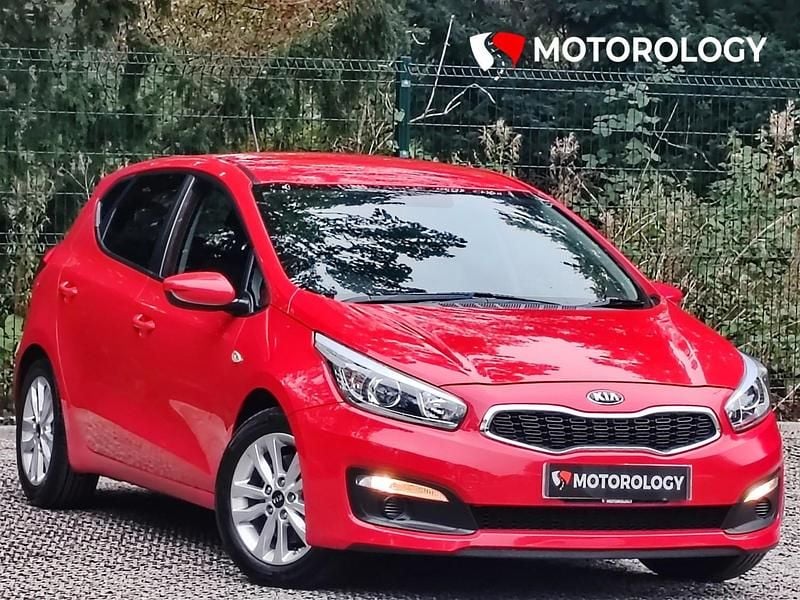 Red Used 2017 Kia Ceed Hatchback | £5,150 (Good price) - Image 1/4