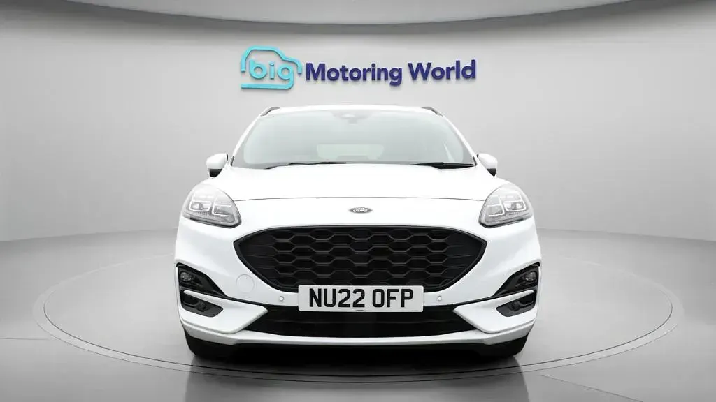 Used Ford Kuga ST-Line 190 HP (139 kW) 2022 White SUV