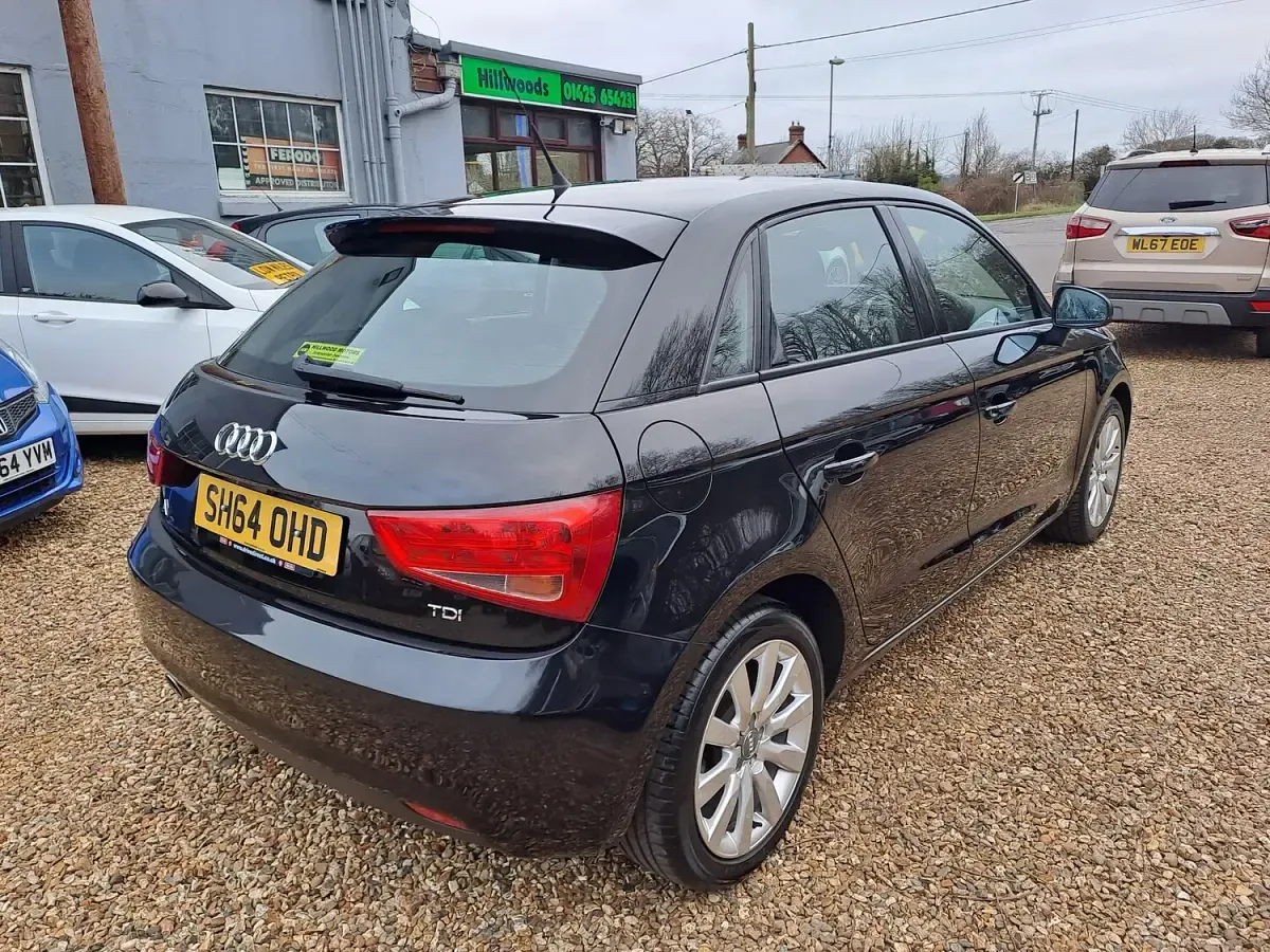 Begagnad Audi A1 Sportback Sport 105 HK (77 kW) 2014 Svart Halvkombi