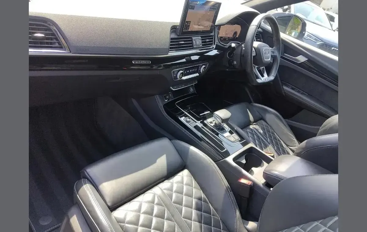 Used Audi Q5 Comfort 200 HP (147 kW) 2022 Grey SUV