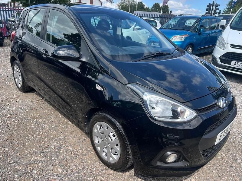 Black Used 2016 Hyundai i10 SE Hatchback | £4,495 (Good price) - Image 1/4