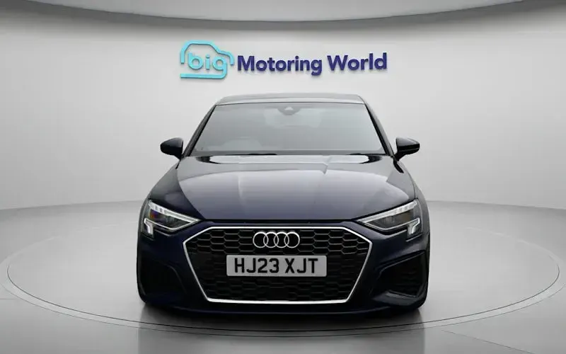 Begagnad Audi A3 Sportback S-Line 150 HK (110 kW) 2023 Blå Halvkombi
