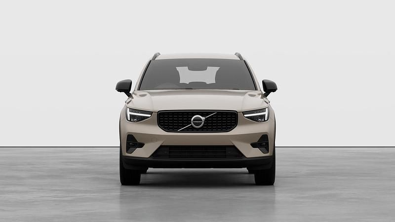 New Volvo XC40 Plus 163 HP (119 kW) 2025 Sand dune SUV