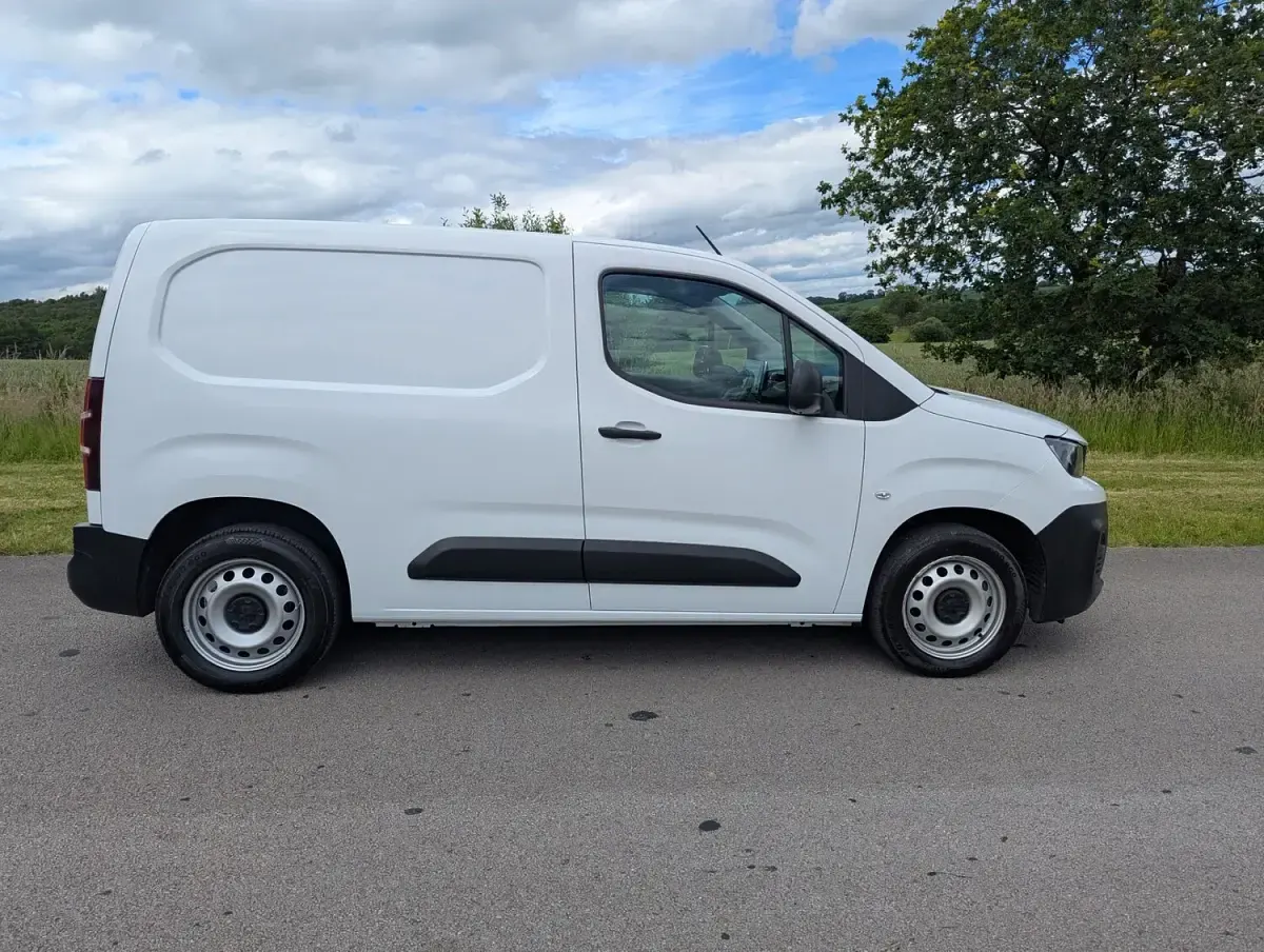 Used Peugeot Partner Premium 2023 White MPV