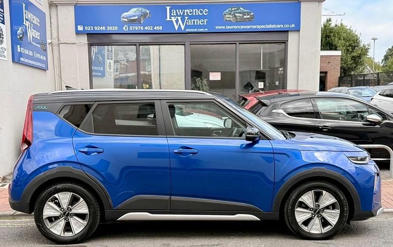 Blue Used 2021 Kia Soul EV 2 SUV | £12,975 (Fair price) - Image 1/4