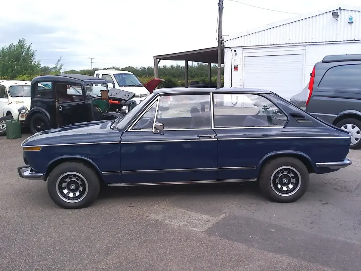 Used BMW 2000 1973 Blue Sedan
