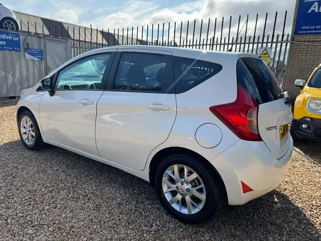 Used Nissan Note Acenta Premium 90 HP (66 kW) 2014 White Hatchback