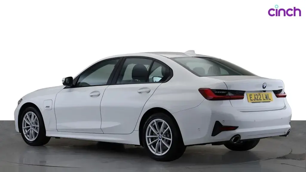 Used BMW 330e 292 HP (214 kW) 2022 White Sedan