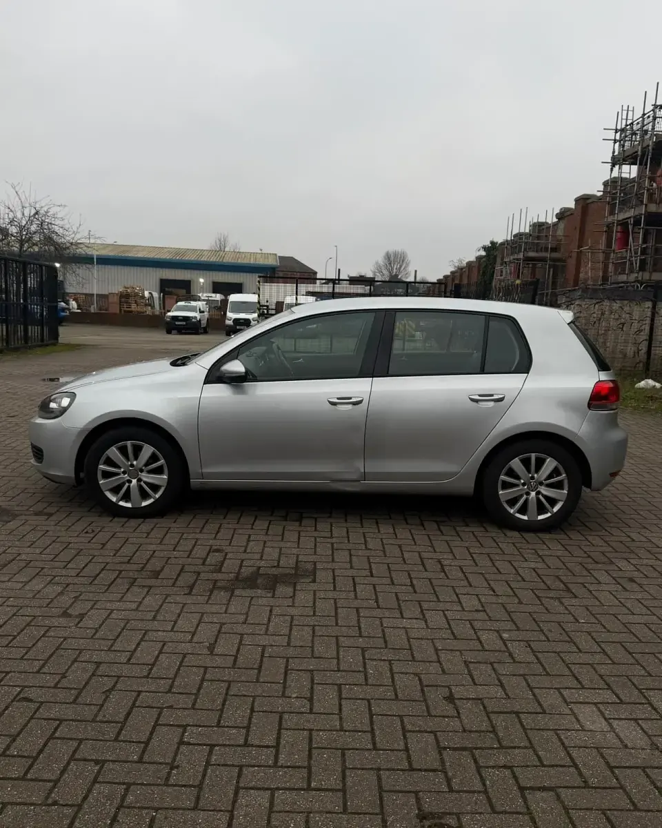 Used VW Golf VII Match 105 HP (77 kW) 2012 Silver Hatchback
